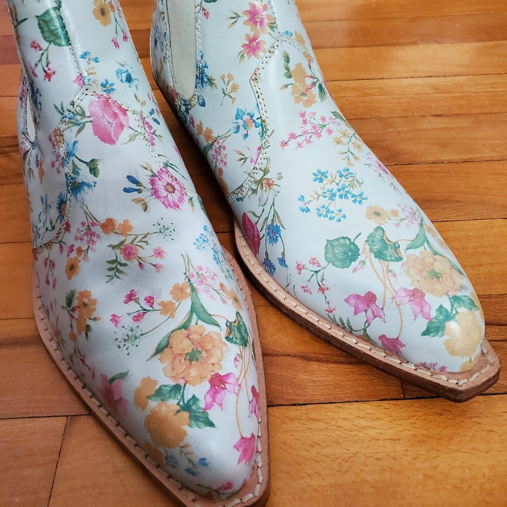 Free People Beau Floral Western Chelsea Boot - Picture 4 of 15